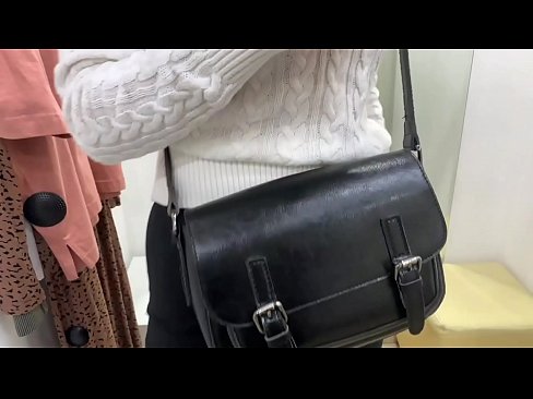❤️ Публична мастурбация на младата кучка FeralBerry с вибратор в стаята за обличане ️ Ебане видео в bg.porno24-7.ru