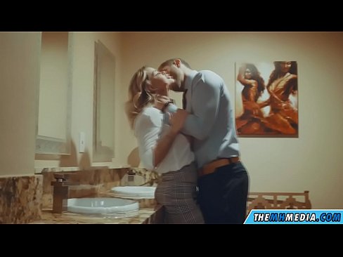 ❤️ Когато наедряла блондинка ви съблазни в обществена тоалетна ️ Ебане видео в bg.porno24-7.ru